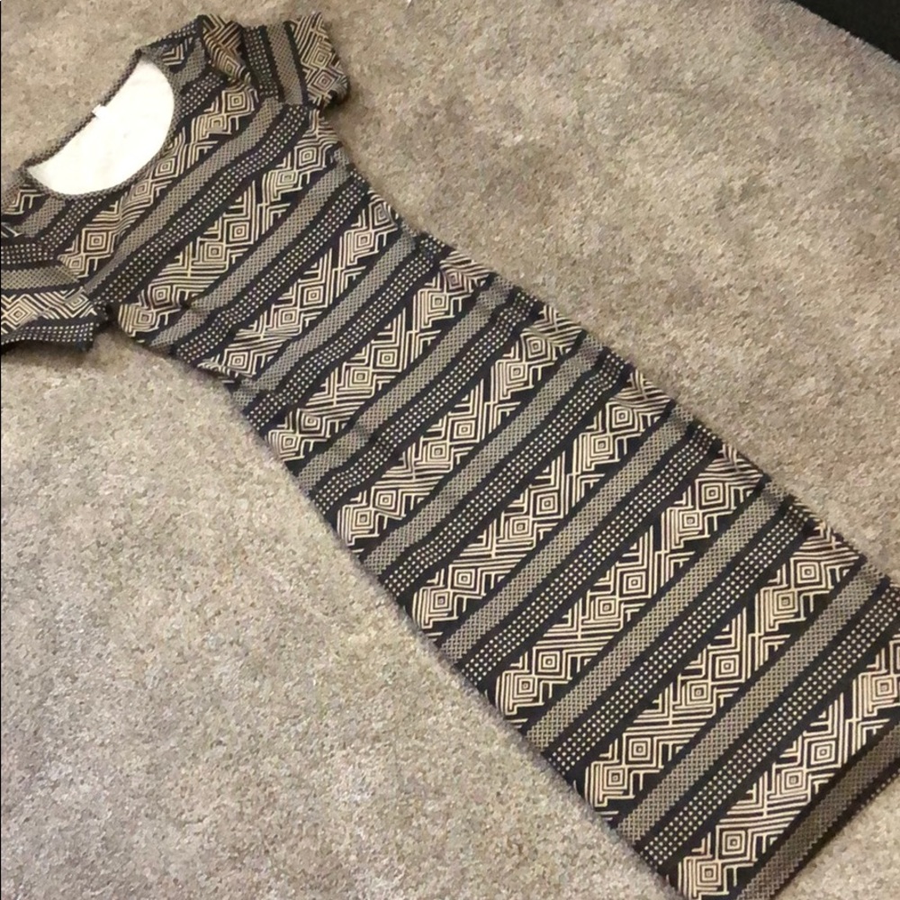 Interi short sleeve, maxi, black dress size small
